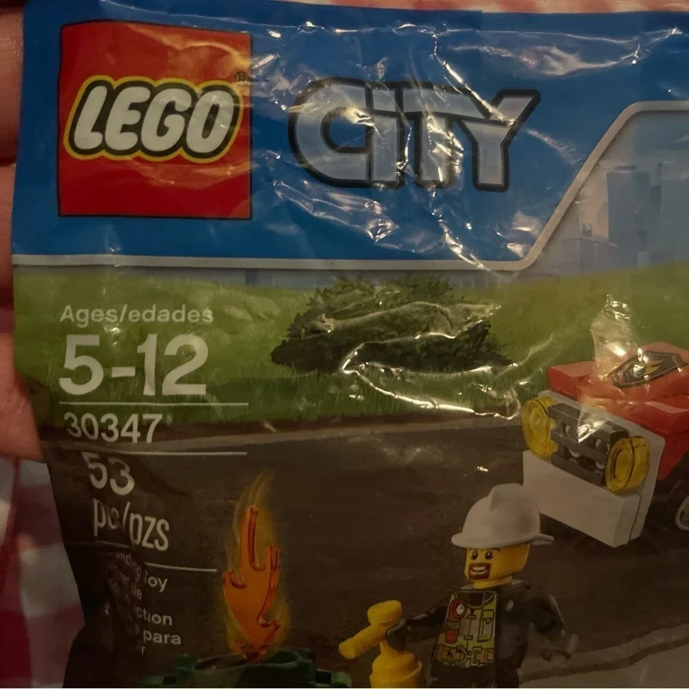 NEW! LEGO CIty 30347 Fire Car Fire Man Trash Can on Fire Extinguisher Poly Bag